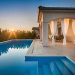 Sunset Lady Villa