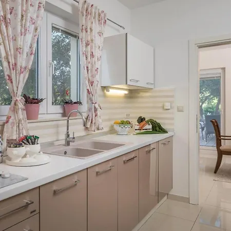 Sunset Lady * Sibenik